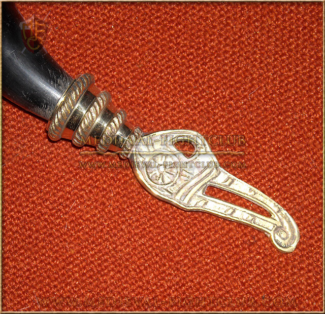 Drinking Horn - 'bird of prey' finial